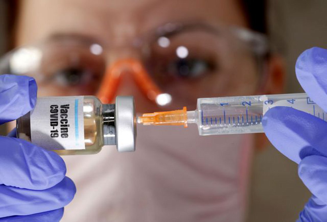 O επαναληπτικός εμβολιασμός κατά του κορωνοϊού προστατεύει έξι φορές τον οργανισμό