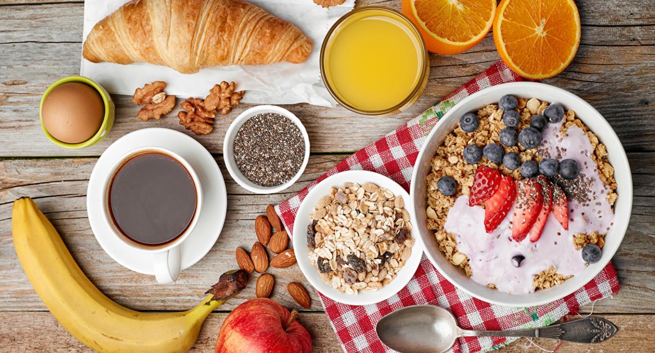 Αυτές είναι οι τροφές που πρέπει να εντάξεις στο πρωινό σου για ευεξία!