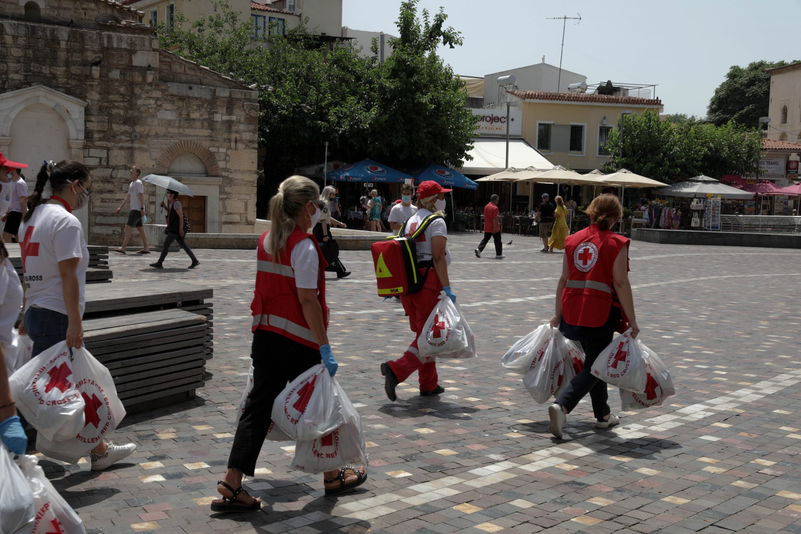 Ερυθρός Σταυρός: Δράση στήριξης αστέγων από τον καύσωνα