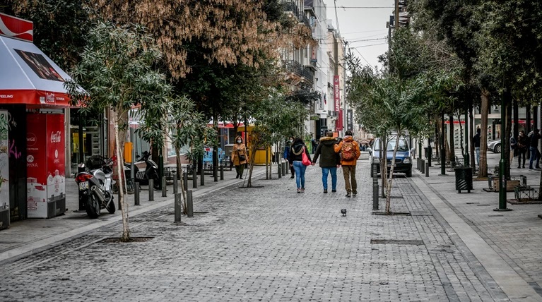 COVID-19:  2.595 νέα κρούσματα – 207 σε ΜΕΘ – 20 θάνατοι