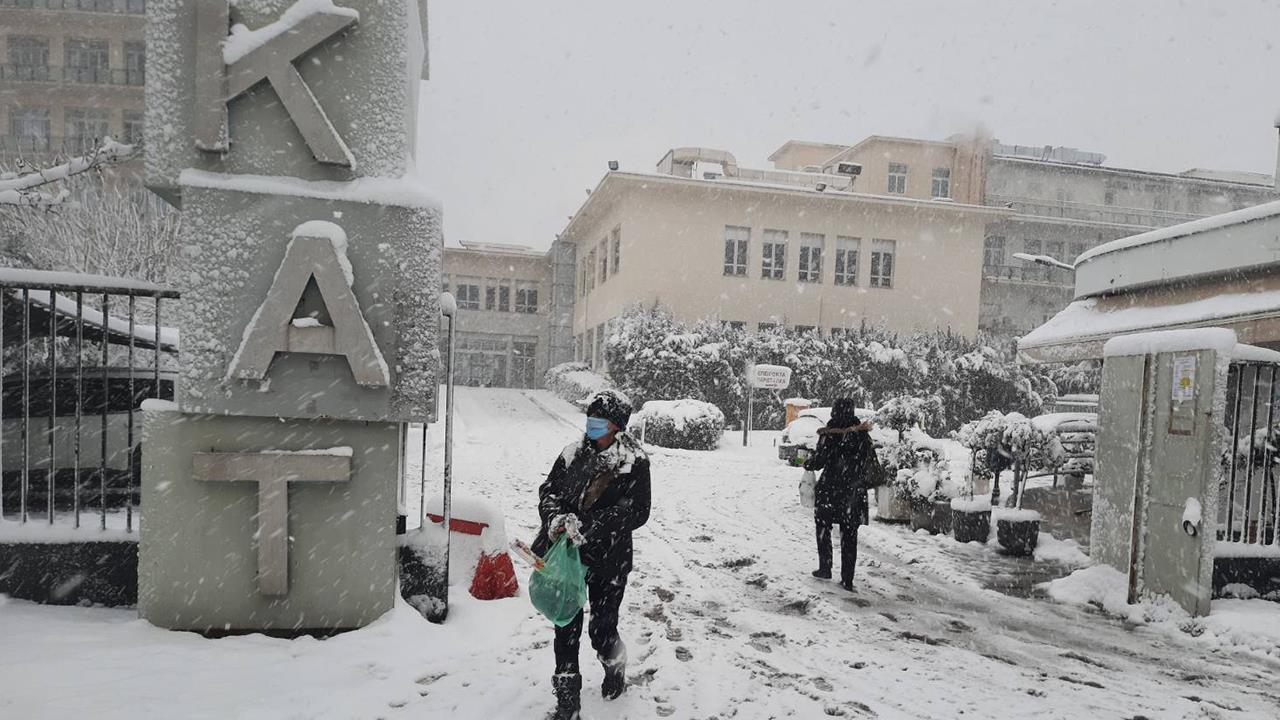 Απροσπέλαστα νοσοκομεία λόγω του χιονιά